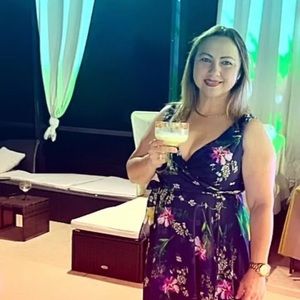 Meet your Posher, Claudia
